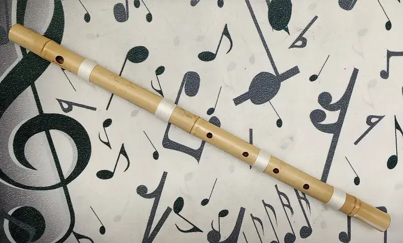 How to play a 4 hole bamboo flute